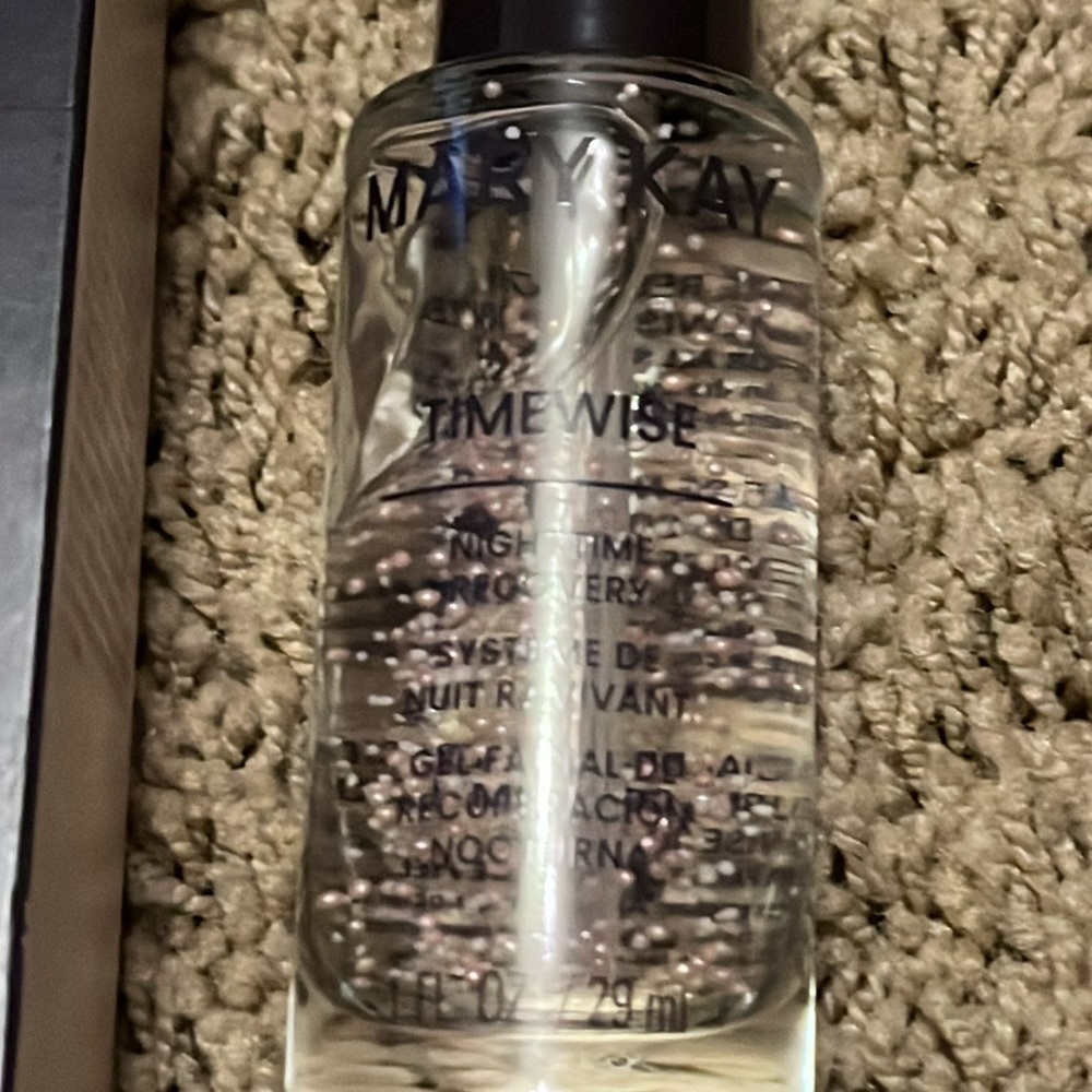 Mary Kay Nighttime Recovery - Picture 2 of 4